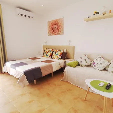 Ocean Sunset View, Air Conditioned, Renovated شقة