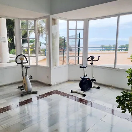 Ocean Sunset View, Air Conditioned, Renovated شقة